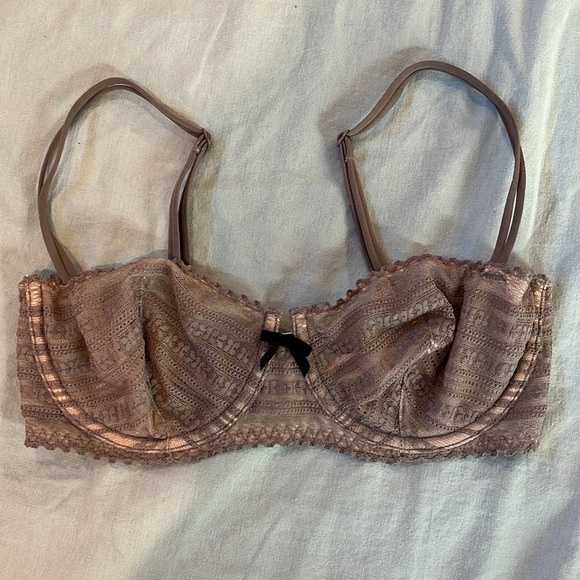 Victoria’s Secret Balconet Bra | 32D - Picture 2 of 4